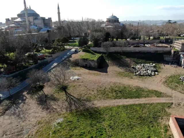 Topkapı Sarayı'nda Roma dönemine ait galeri bulundu Topkapı Sarayı'nda Roma dönemine ait galeri bulundu