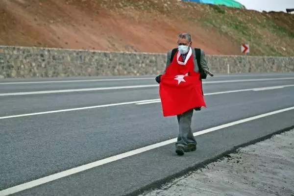 TUNCELİLİ 'ROBİNSON CRUSOE' SAĞLIK ÇALIŞANLARI VE GÜVENLİK GÜÇLERİ İÇİN YÜRÜDÜ TUNCELİLİ 'ROBİNSON CRUSOE' SAĞLIK ÇALIŞANLARI VE GÜVENLİK GÜÇLERİ İÇİN YÜRÜDÜ