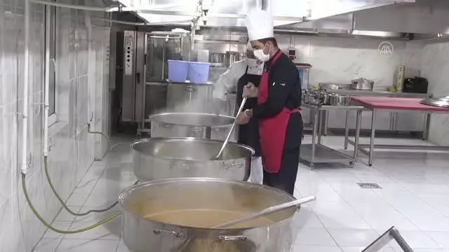 Türk Kızılay'ın kazanları ramazan ayında ihtiyaç sahipleri için kaynayacak Türk Kızılay'ın kazanları ramazan ayında ihtiyaç sahipleri için kaynayacak
