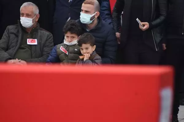 KONYA TÜRK YILDIZLARI'NIN ŞEHİT PİLOTU, MEMLEKETİNE UĞURLANDI KONYA TÜRK YILDIZLARI'NIN ŞEHİT PİLOTU, MEMLEKETİNE UĞURLANDI