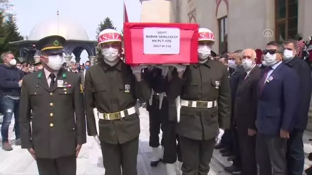 Son dakika... Türk Yıldızları uçağının düşmesi sonucu şehit olan pilot Yüzbaşı Gençcelep'in naaşı toprağa verildi Son dakika... Türk Yıldızları uçağının düşmesi sonucu şehit olan pilot Yüzbaşı Gençcelep'in naaşı toprağa verildi