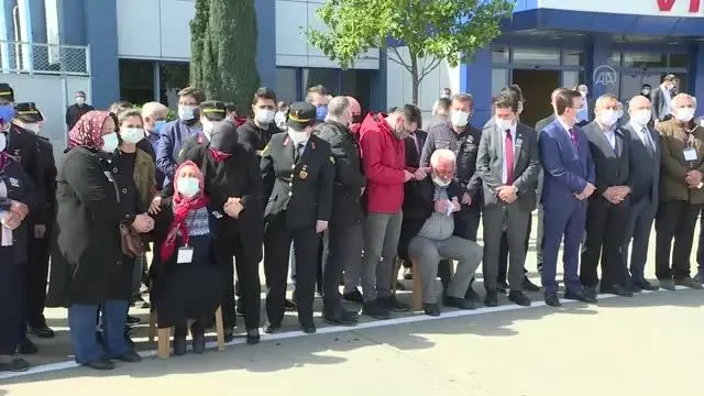 Türk Yıldızları uçağının düşmesi sonucu şehit olan pilot Yüzbaşı Gençcelep'in naaşı toprağa verildi Türk Yıldızları uçağının düşmesi sonucu şehit olan pilot Yüzbaşı Gençcelep'in naaşı toprağa verildi