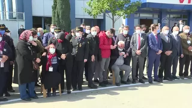 Türk Yıldızları uçağının düşmesi sonucu şehit olan pilot Yüzbaşı Gençcelep'in naaşı toprağa verildi Türk Yıldızları uçağının düşmesi sonucu şehit olan pilot Yüzbaşı Gençcelep'in naaşı toprağa verildi