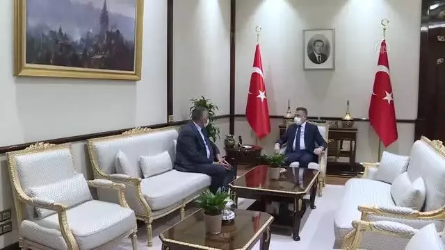 Son Dakika | Türkiye ile KKTC, salgın nedeniyle sıkıntı yaşayan KKTC'li çiftçiler için iş birliği yapacak Son Dakika | Türkiye ile KKTC, salgın nedeniyle sıkıntı yaşayan KKTC'li çiftçiler için iş birliği yapacak