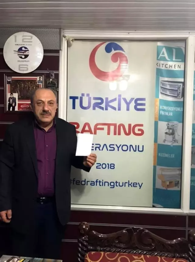 Türkiye Rafting Federasyonu Başkanı Fikret Yardımcı kalp krizi geçirdi Türkiye Rafting Federasyonu Başkanı Fikret Yardımcı kalp krizi geçirdi