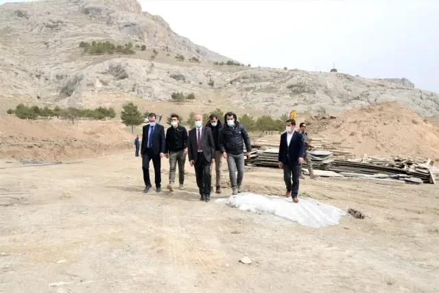 Tuşba Belediyesi 'Akköprü Millet Bahçesi'nin yapımına başladı Tuşba Belediyesi 'Akköprü Millet Bahçesi'nin yapımına başladı