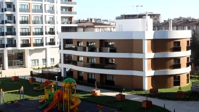 Tuzla'daki lüks site yönetiminden, vatandaşlara 'olayı basına taşıdınız' cezası Tuzla'daki lüks site yönetiminden, vatandaşlara 'olayı basına taşıdınız' cezası