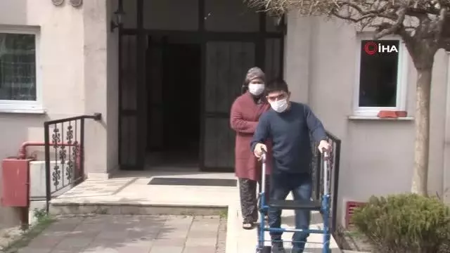 Tuzla'nın özel çocuğu Yusuf'a Başkan Yazıcı'dan doğum günü pastası Tuzla'nın özel çocuğu Yusuf'a Başkan Yazıcı'dan doğum günü pastası