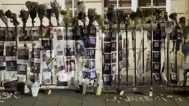 İngiltere, cunta yönetiminin Myanmar'ın Londra Büyükelçisini elçilik binasına almamasını kınadı İngiltere, cunta yönetiminin Myanmar'ın Londra Büyükelçisini elçilik binasına almamasını kınadı