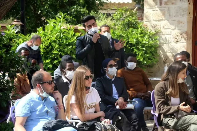 Uluslararası öğrenciler Avrupa'daki başarılı foto muhabirleri ile buluştu Uluslararası öğrenciler Avrupa'daki başarılı foto muhabirleri ile buluştu