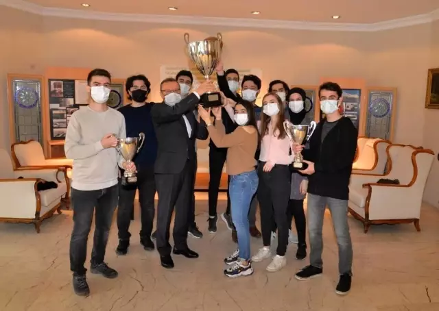 Shell Eco Marathon Avrupa 2021 Yarışması'nda BUÜ öğrencilerine birincilik ödülü Shell Eco Marathon Avrupa 2021 Yarışması'nda BUÜ öğrencilerine birincilik ödülü