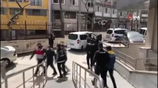Üsküdar'da motokuryeye çarparak ölümüne neden olan sürücü tekrar gözaltında Üsküdar'da motokuryeye çarparak ölümüne neden olan sürücü tekrar gözaltında