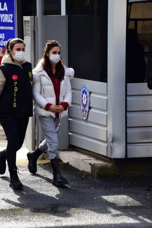 Uyuşturucudan yargılanan Ayşegül Çınar'ın başı eski sevgilisiyle dertte! Daha önce de tehdit edip bıçakla yaralamış Uyuşturucudan yargılanan Ayşegül Çınar'ın başı eski sevgilisiyle dertte! Daha önce de tehdit edip bıçakla yaralamış
