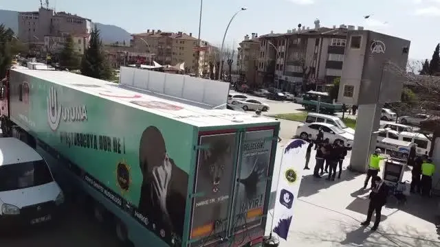 Uyuşturucunun zararlarının anlatıldığı 'Narko TIR' Safranbolu'da Uyuşturucunun zararlarının anlatıldığı 'Narko TIR' Safranbolu'da