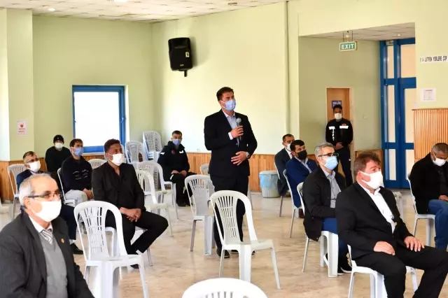 Vali Seymenoğlu'ndan muhtarlara uyarı: 'Vaka sayılarımız artıyor, vatandaşlarımızı bir muhtar gibi uyaralım' Vali Seymenoğlu'ndan muhtarlara uyarı: 'Vaka sayılarımız artıyor, vatandaşlarımızı bir muhtar gibi uyaralım'