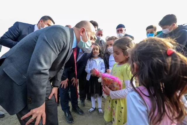 Vali Varol 'Etçi ve Kombine Irkların Yaygınlaştırılması Projesi' açılış programına katıldı Vali Varol 'Etçi ve Kombine Irkların Yaygınlaştırılması Projesi' açılış programına katıldı