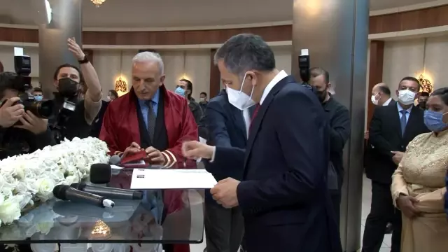 Vali Yerlikaya, Ümraniye'de 12 Roman çiftin nikah şahidi oldu Vali Yerlikaya, Ümraniye'de 12 Roman çiftin nikah şahidi oldu