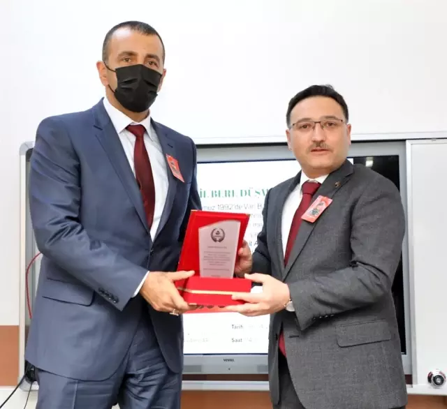Son dakika haberleri: Validen şehidin hayatının kitaplaştırılması isteği Son dakika haberleri: Validen şehidin hayatının kitaplaştırılması isteği