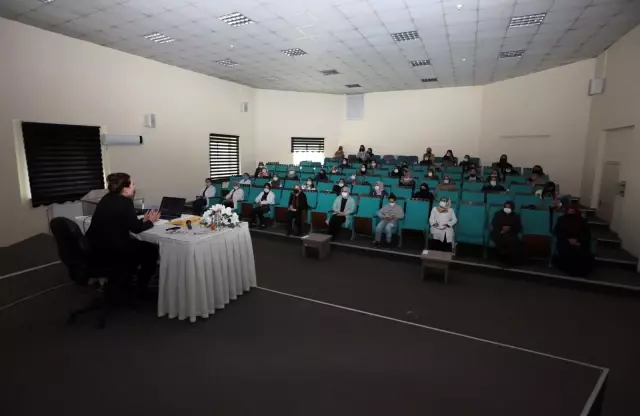 Van'da kadına yönelik şiddetle mücadele semineri Van'da kadına yönelik şiddetle mücadele semineri