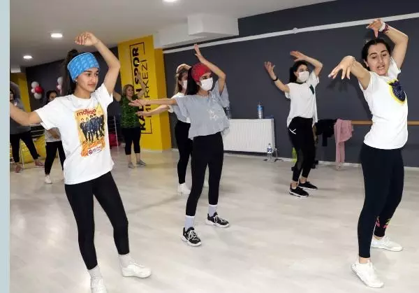 VAN'DA ZUMBA RÜZGARI VAN'DA ZUMBA RÜZGARI