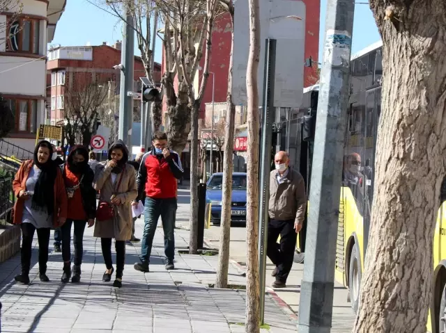 Vatandaşlar kurallara uymadı, vaka sayısı bini aştı Vatandaşlar kurallara uymadı, vaka sayısı bini aştı