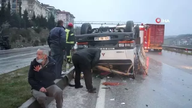 Yağışlı hava kazayı da beraberinde getirdi Yağışlı hava kazayı da beraberinde getirdi
