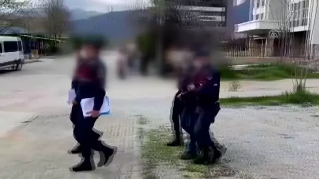 Yakalanan hırsızlık şüphelisinin evinde iki kamyon çalıntı eşya bulundu Yakalanan hırsızlık şüphelisinin evinde iki kamyon çalıntı eşya bulundu