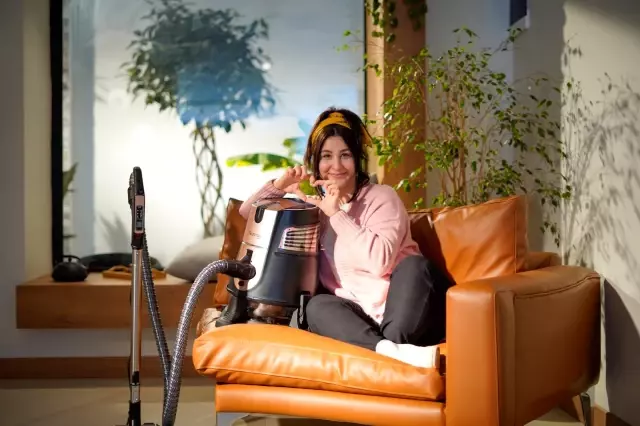 Yasemin Sakallıoğlu, yeni reklam filmleriyle ekranlarda Yasemin Sakallıoğlu, yeni reklam filmleriyle ekranlarda