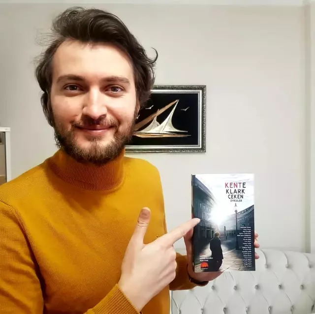 Yazar Bilal Sami Gökdemir'den askıda kitap kampanyası Yazar Bilal Sami Gökdemir'den askıda kitap kampanyası