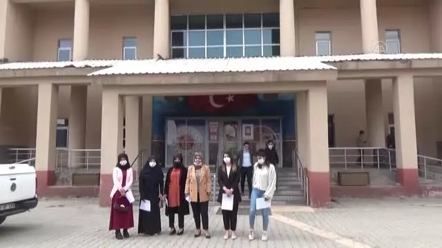 Yüksekova Terör Mağdurları Derneği, bazı emekli amiraller hakkında suç duyurusunda bulundu Yüksekova Terör Mağdurları Derneği, bazı emekli amiraller hakkında suç duyurusunda bulundu