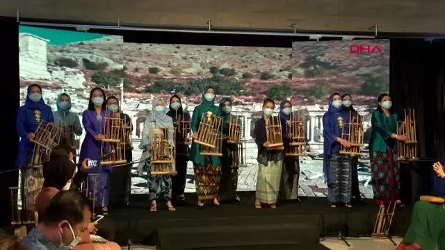 ANKARA Endonezya moda markalarından Türkiye'ye özgü koleksiyon ANKARA Endonezya moda markalarından Türkiye'ye özgü koleksiyon