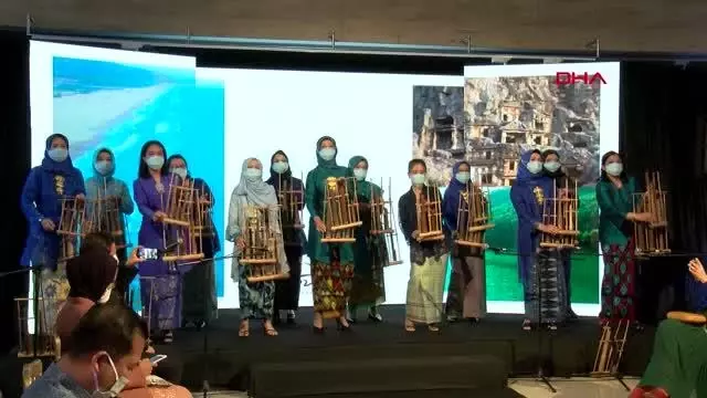 ANKARA Endonezya moda markalarından Türkiye'ye özgü koleksiyon ANKARA Endonezya moda markalarından Türkiye'ye özgü koleksiyon