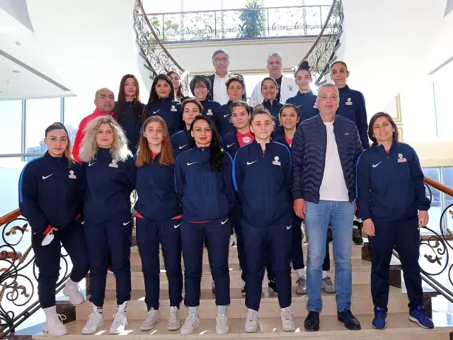 Ataşehir Belediyespor Kadın Futbol Takımı'nın rakipleri belli oldu Ataşehir Belediyespor Kadın Futbol Takımı'nın rakipleri belli oldu