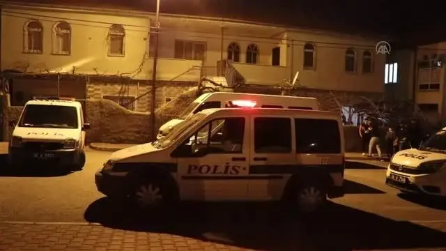 Son dakika haberleri! Bir eve silahlı saldırıda mermi isabet eden kişi yaralandı Son dakika haberleri! Bir eve silahlı saldırıda mermi isabet eden kişi yaralandı