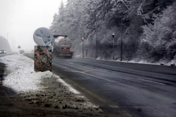 BOLU DAĞI'NDA KAR YAĞIŞI BOLU DAĞI'NDA KAR YAĞIŞI