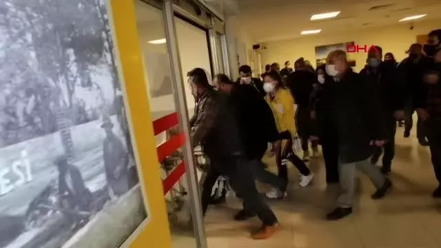 Son dakika haber... BURSA TİNER TENEKESİNİ YAKMAYA ÇALIŞIRKEN PATLAMA OLDU; AĞIR YARALANDI Son dakika haber... BURSA TİNER TENEKESİNİ YAKMAYA ÇALIŞIRKEN PATLAMA OLDU; AĞIR YARALANDI