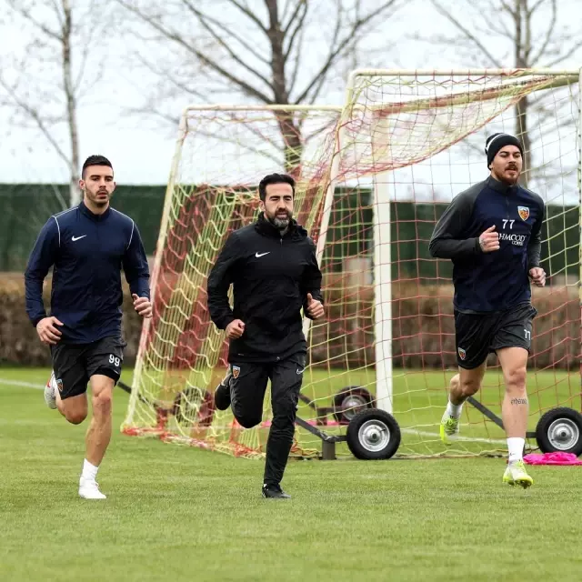 Denis Alibec ve Anton Maglica dönüyor Denis Alibec ve Anton Maglica dönüyor