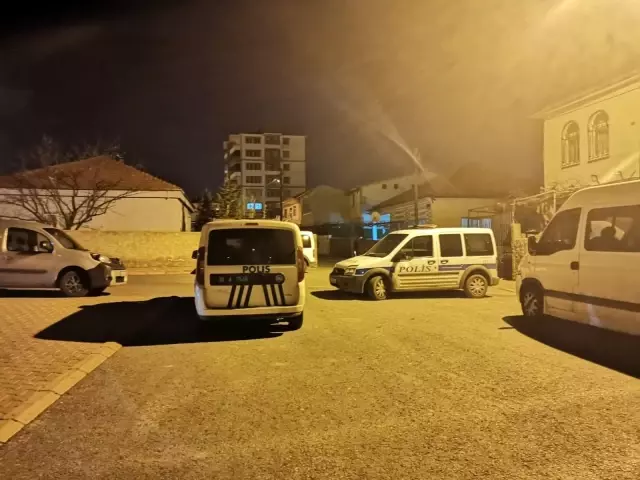 Evde otururken dışardan açılan ateş sonucu yaralandı Evde otururken dışardan açılan ateş sonucu yaralandı