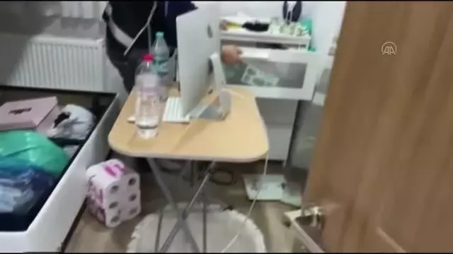 FETÖ'nün 'hakim-savcı sınav çalışma evleri' soruşturmasında 10 şüpheli gözaltına alındı FETÖ'nün 'hakim-savcı sınav çalışma evleri' soruşturmasında 10 şüpheli gözaltına alındı