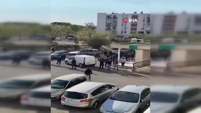 Fransa'da PKK sempatizanları Türk derneğine saldırdı Fransa'da PKK sempatizanları Türk derneğine saldırdı