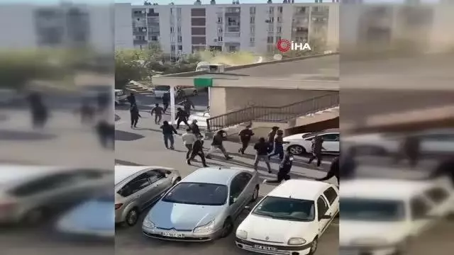 Fransa'da PKK sempatizanları Türk derneğine saldırdı Fransa'da PKK sempatizanları Türk derneğine saldırdı