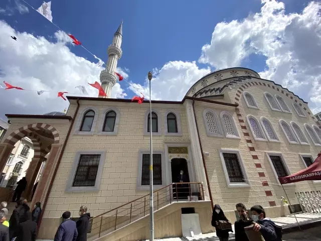 Gaziosmanpaşa yeni camisine kavuştu Gaziosmanpaşa yeni camisine kavuştu