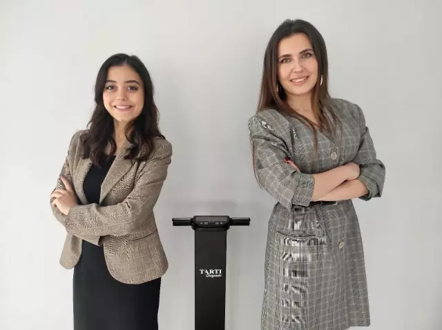 İki kız arkadaşın ilkokuldan ortaklığa uzanan yolculuğu İki kız arkadaşın ilkokuldan ortaklığa uzanan yolculuğu