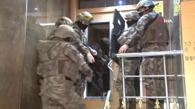 Son dakika! İstanbul'da Sedat Peker ve suç örgütüne eş zamanlı operasyon Son dakika! İstanbul'da Sedat Peker ve suç örgütüne eş zamanlı operasyon