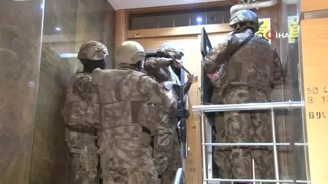 Son dakika! İstanbul'da Sedat Peker ve suç örgütüne eş zamanlı operasyon Son dakika! İstanbul'da Sedat Peker ve suç örgütüne eş zamanlı operasyon
