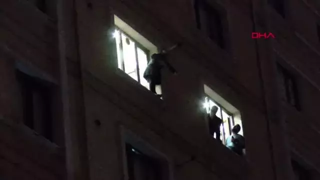 'KİMSE BENİMLE İLGİLENMİYOR' DİYEREK 5'İNCİ KATTAN ATLAYAN KADIN, HAVA YASTIĞI SAYESİNDE KURTULDU 'KİMSE BENİMLE İLGİLENMİYOR' DİYEREK 5'İNCİ KATTAN ATLAYAN KADIN, HAVA YASTIĞI SAYESİNDE KURTULDU