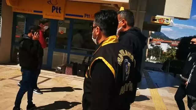 Komşu kavgası kanlı bitti bir yaralı, bir tutuklu Komşu kavgası kanlı bitti bir yaralı, bir tutuklu