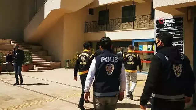 Komşu kavgası kanlı bitti bir yaralı, bir tutuklu Komşu kavgası kanlı bitti bir yaralı, bir tutuklu