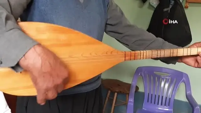 Son dakika haberleri! Köylerinde bir hafta kalan Aşık Veysel'den etkilendi: 60 yıldır saz yapıp çalıyor Son dakika haberleri! Köylerinde bir hafta kalan Aşık Veysel'den etkilendi: 60 yıldır saz yapıp çalıyor