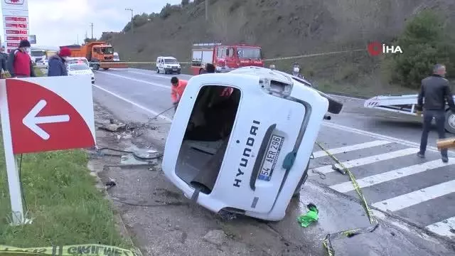 Panelvan ile otomobil kafa kafaya böyle çarpıştı: 2'si çocuk 6 yaralı Panelvan ile otomobil kafa kafaya böyle çarpıştı: 2'si çocuk 6 yaralı